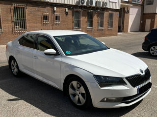 Skoda Superb foto 2