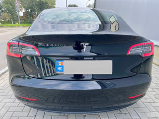 Tesla Model 3 foto 2