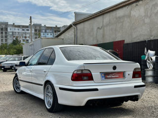 BMW 5 Series foto 4