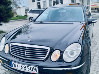 Mercedes E-Class foto 2