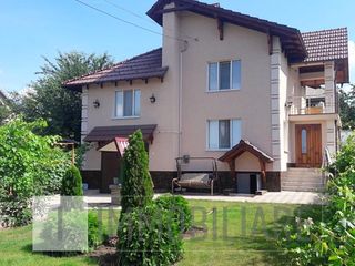 Casă cu 2 niveluri, or. Ialoveni, str. Izvoarelor, 220000 € foto 1