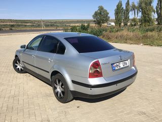 Volkswagen Passat foto 2