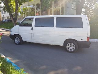 Volkswagen Caravelle foto 5