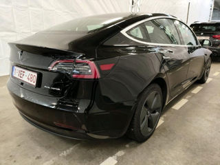 Tesla Model 3 foto 2