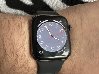 Продам Apple Watch Series 5 (44 мм) Black foto 2