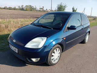 Ford Fiesta foto 1