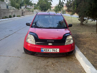 Ford Fiesta foto 3