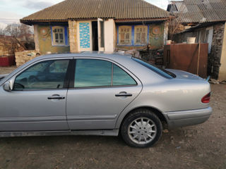 Mercedes E-Class foto 4