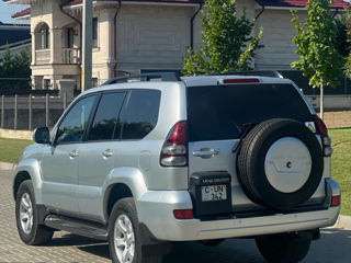 Toyota Land Cruiser Prado foto 3