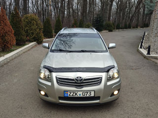 Toyota Avensis foto 3