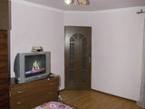 Vind apartament doua camere foto 3