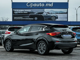 Infiniti Q30 foto 2