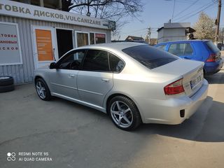 Subaru Legacy foto 3