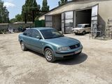 Volkswagen Passat foto 1