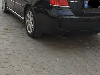 Subaru Legacy foto 4