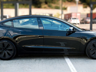 Tesla Model 3 foto 4