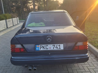 Mercedes Series (W124) foto 5