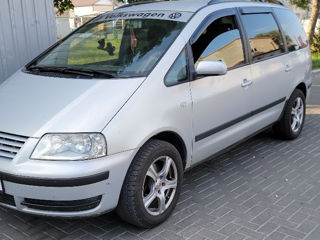 Volkswagen Sharan foto 2