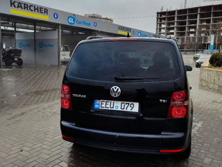 Volkswagen Touran foto 4