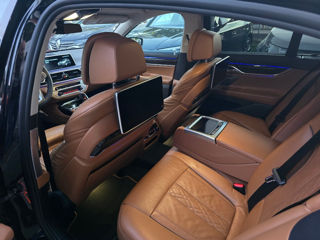 BMW 7 Series foto 8