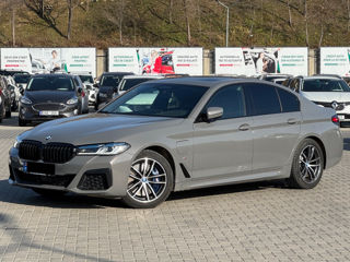 BMW 5 Series foto 3