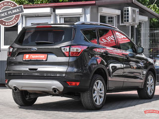 Ford Kuga foto 2