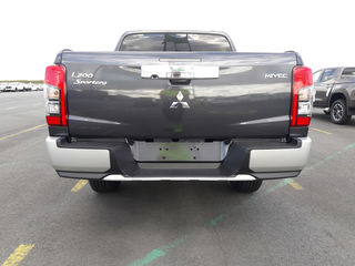 Mitsubishi L Series foto 5