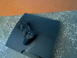 Urgent!! Sony PS3 Slim 300GB foto 2