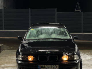 BMW 5 Series foto 4