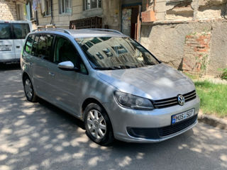 Volkswagen Touran foto 1