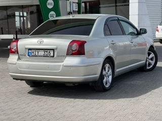 Toyota Avensis foto 5