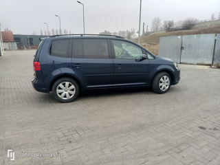 Volkswagen Touran foto 7