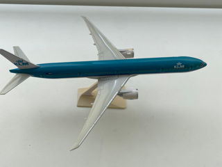 Продается модель самолёта Boeing 777. foto 1