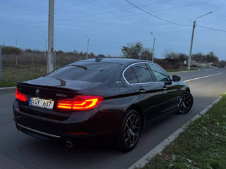 BMW 5 Series foto 3