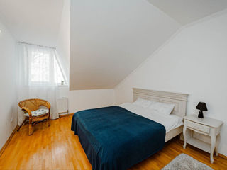 Apartament cu 2 camere, 72 m², Centru, Chișinău foto 1