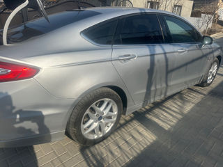 Ford Fusion foto 10