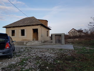 Se vinde casa sat.Todiresti 21.5 ari centru satului la 20km de Chișinău foto 1