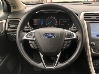 Ford Fusion foto 9