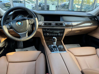 BMW 7 Series foto 10