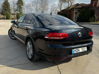 Volkswagen Passat foto 2