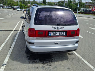 Volkswagen Sharan foto 2