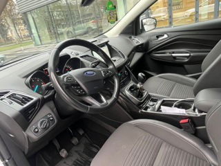 Ford Kuga foto 2