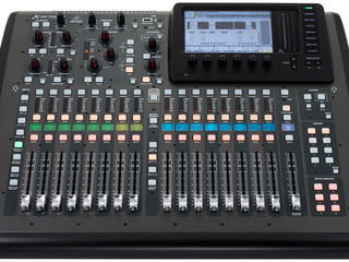 Mixer digital Behringer X32 Compact. livrare în toată Moldova,plata la primire foto 2