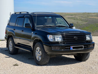 Toyota Land Cruiser foto 1