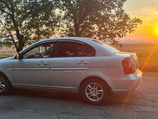 Hyundai Accent foto 4