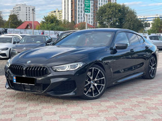 BMW 8 Series foto 1