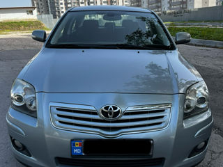 Toyota Avensis foto 2