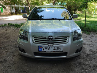 Toyota Avensis foto 4