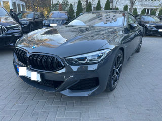 BMW 8 Series foto 2