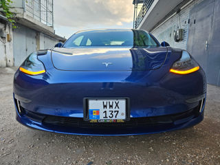 Tesla Model 3 foto 2